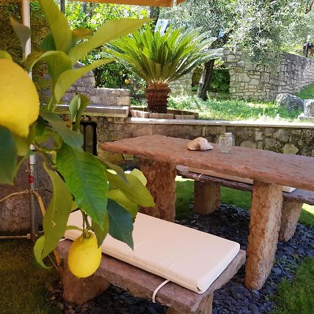 Guesthouse "Villa Tamas" Limone sul Garda Luaran gambar