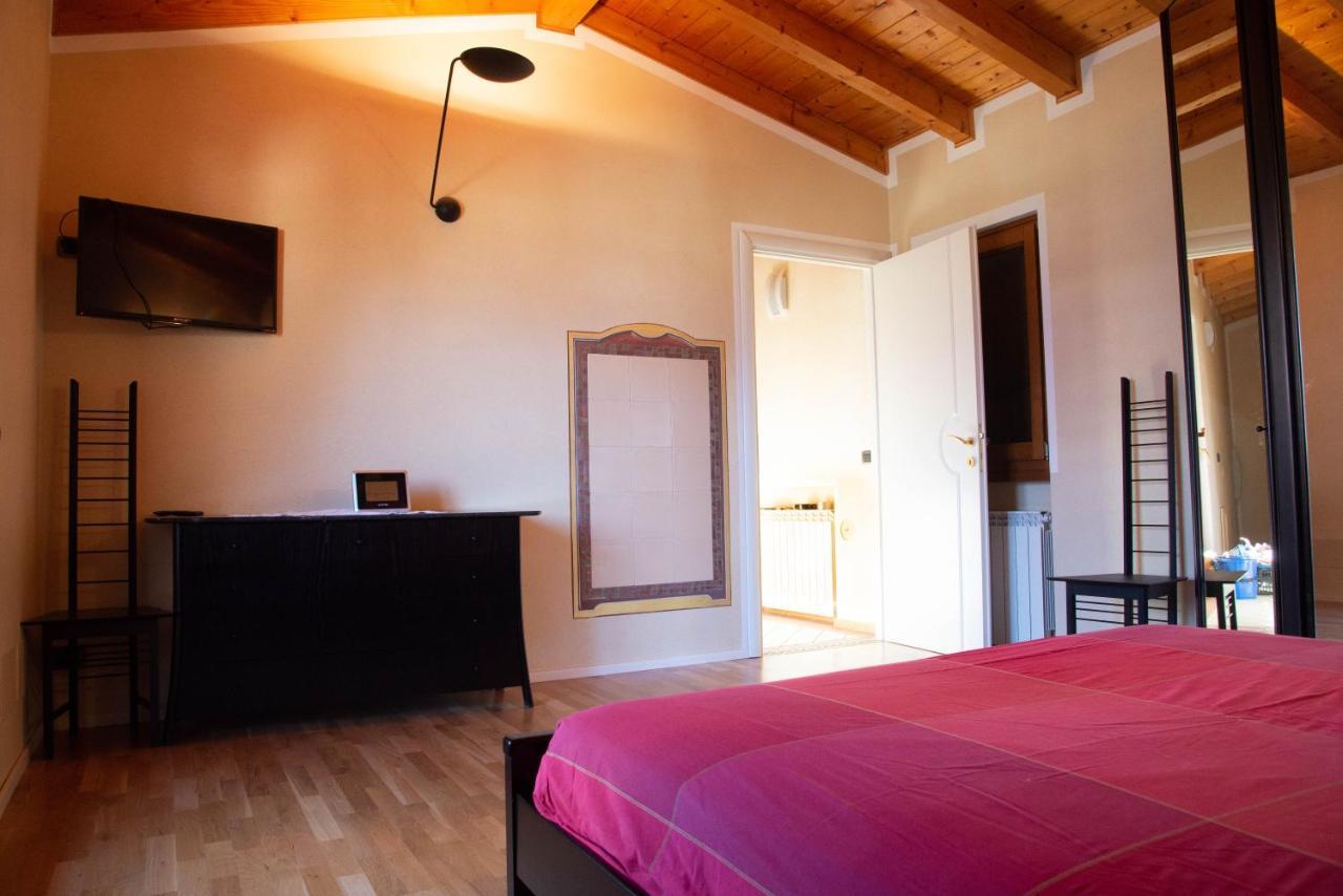 Guesthouse "Villa Tamas" Limone sul Garda Luaran gambar