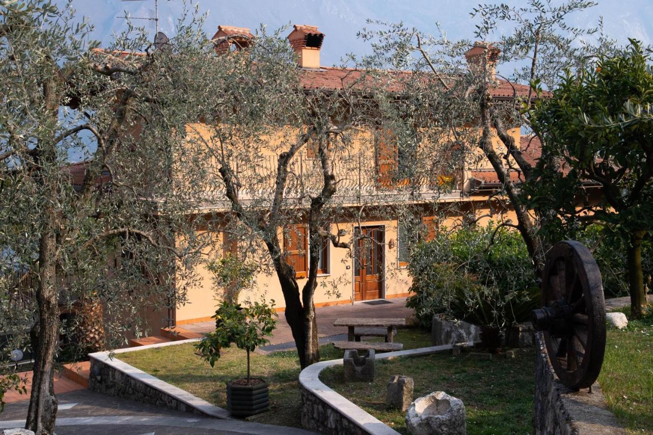 Guesthouse "Villa Tamas" Limone sul Garda Luaran gambar