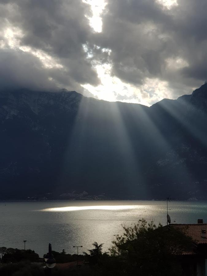 Guesthouse "Villa Tamas" Limone sul Garda Luaran gambar