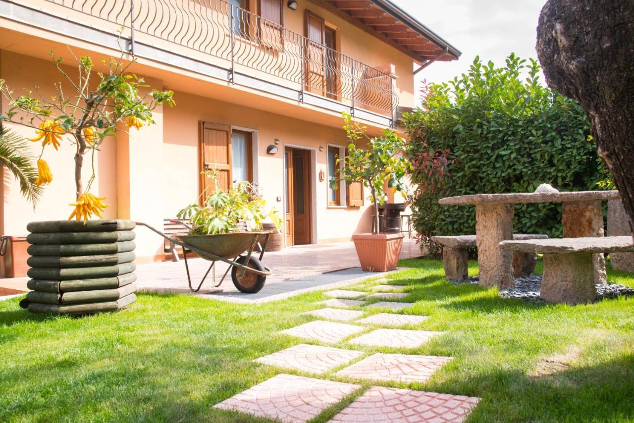 Guesthouse "Villa Tamas" Limone sul Garda Luaran gambar