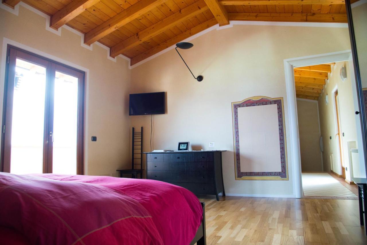 Guesthouse "Villa Tamas" Limone sul Garda Luaran gambar