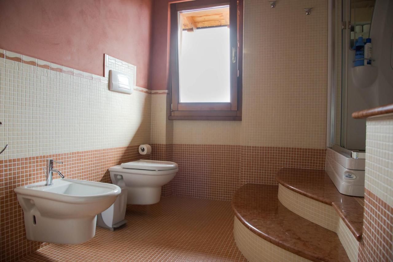 Guesthouse "Villa Tamas" Limone sul Garda Luaran gambar