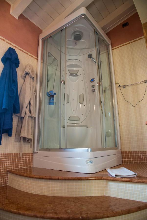 Guesthouse "Villa Tamas" Limone sul Garda Luaran gambar