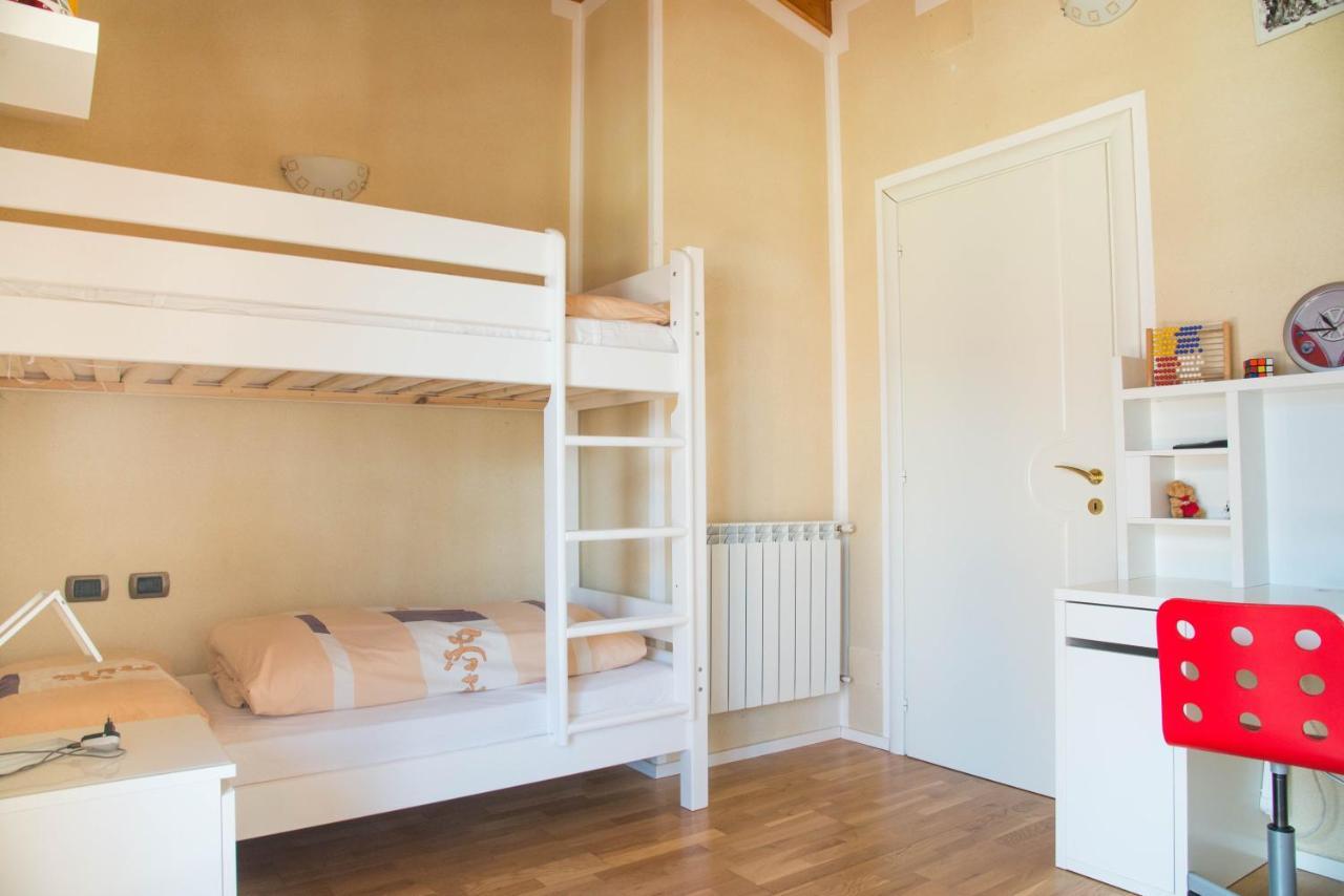 Guesthouse "Villa Tamas" Limone sul Garda Luaran gambar