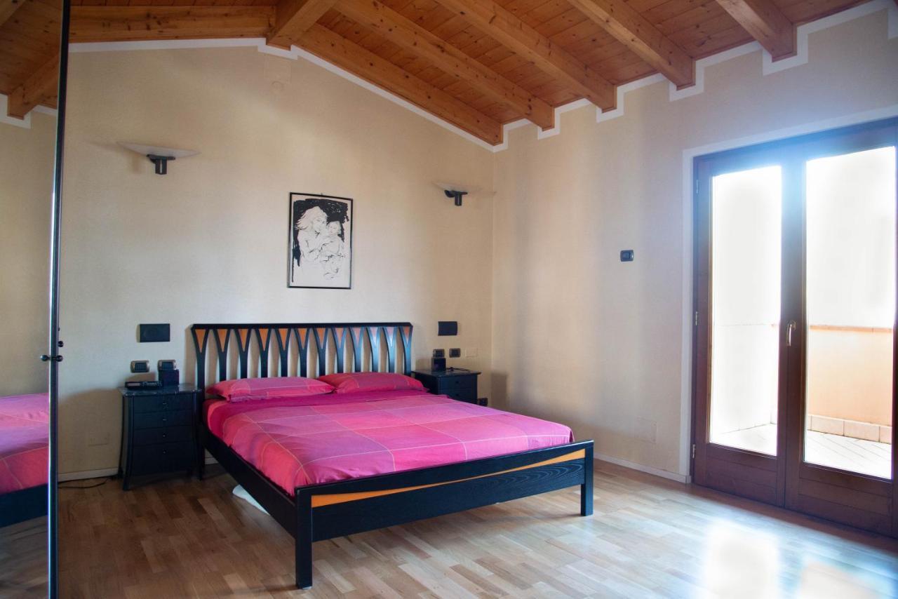 Guesthouse "Villa Tamas" Limone sul Garda Luaran gambar