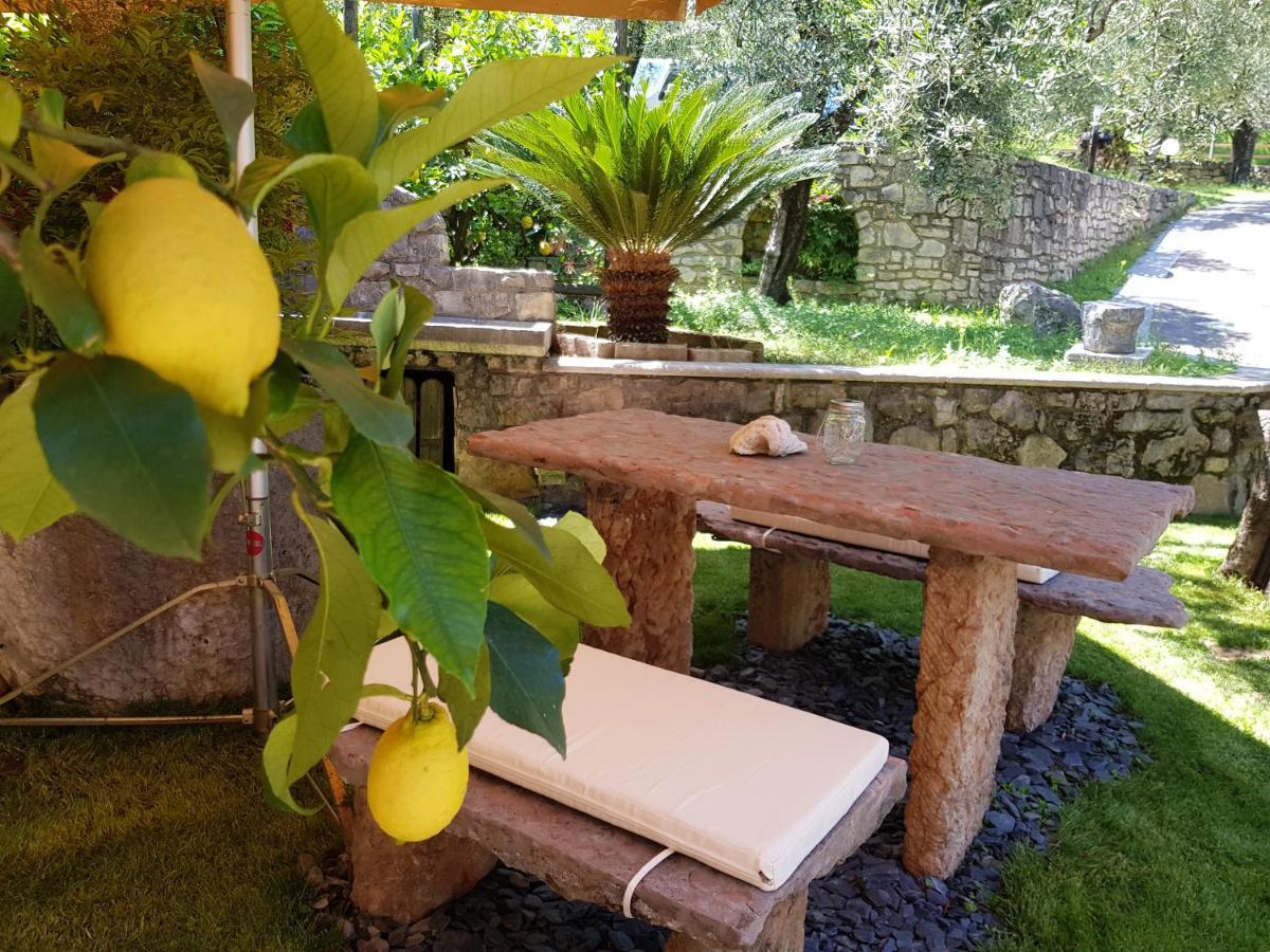 Guesthouse "Villa Tamas" Limone sul Garda Luaran gambar