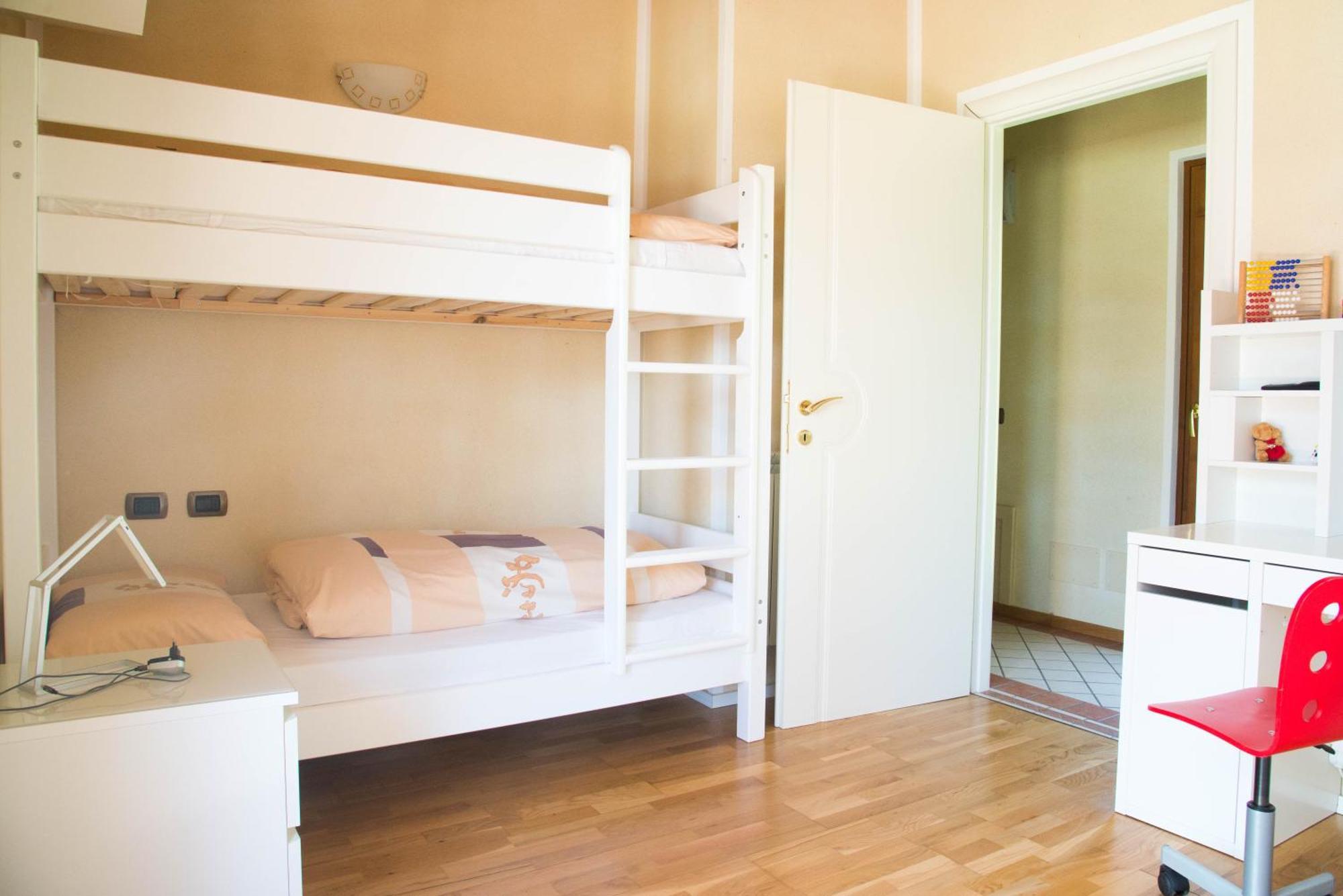 Guesthouse "Villa Tamas" Limone sul Garda Luaran gambar